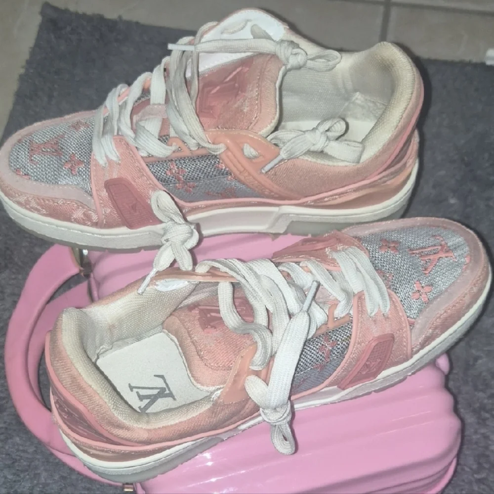 Louis Vuitton Women's Sneakers in Pink and White - Picture 3 of 7